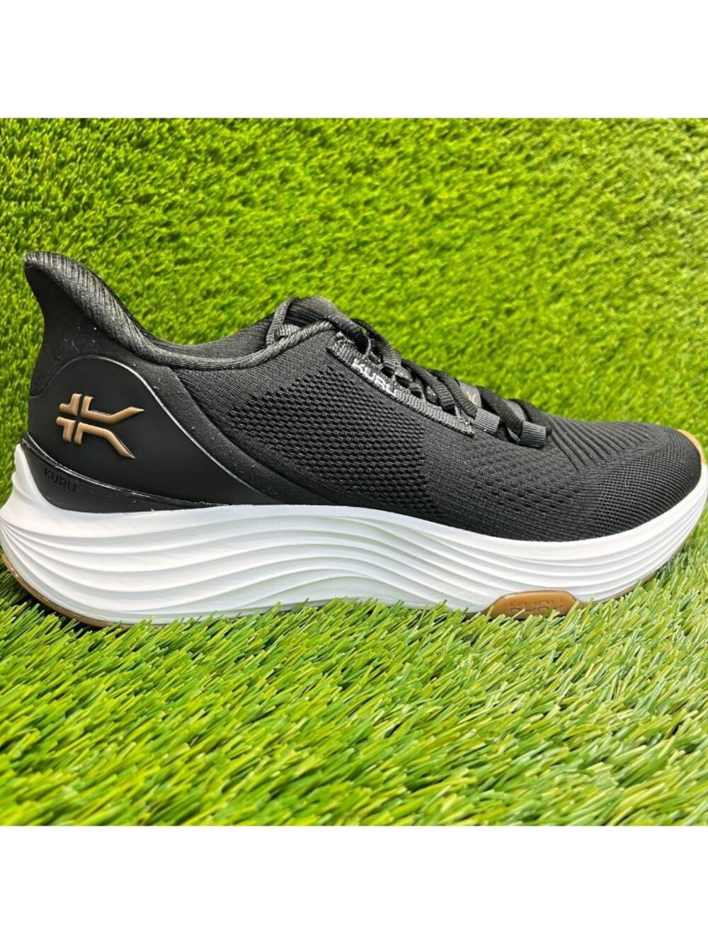 Kuru Atom 2 Women Size 11.5D Black White Athletic Running Walking Shoes Sneakers